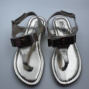 Michael Kors Girls' Gold Bow Thong Sandals